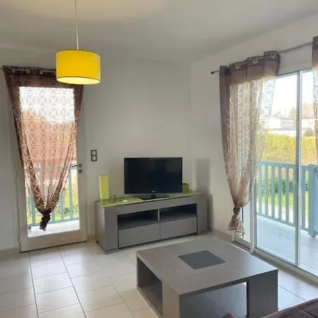 Апартаменты Jasmin- T3 Lumineux Tres Bien Equipe Avec Balcon