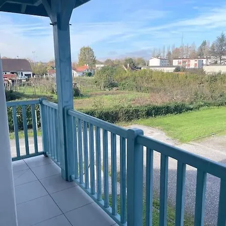 Jasmin- T3 Lumineux Tres Bien Equipe Avec Balcon Апартаменты Сали-де-Беарн