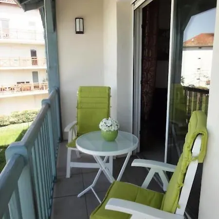 Jasmin- T3 Lumineux Tres Bien Equipe Avec Balcon Апартаменты Сали-де-Беарн